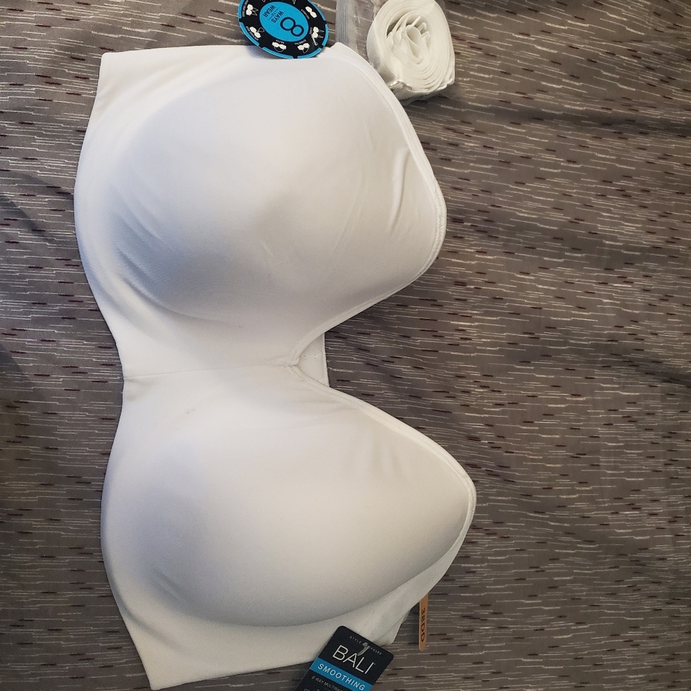 Nwts white Bali smoothing 34dd 8 way strapless bra